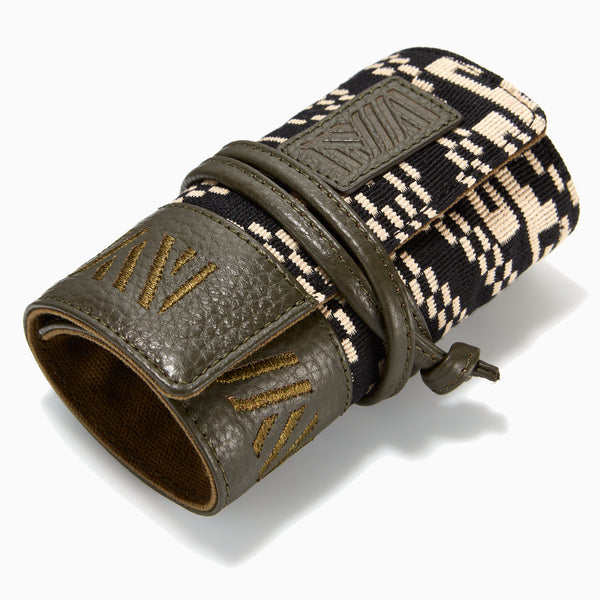 Gaucho Aztec Grooming Roll, Black and White